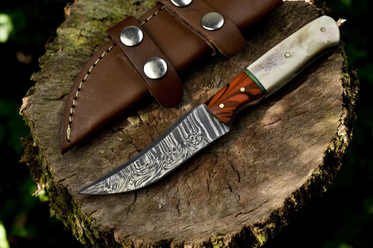 Handcrafted Damascus Steel Skinning Knife - Precision & Elegance