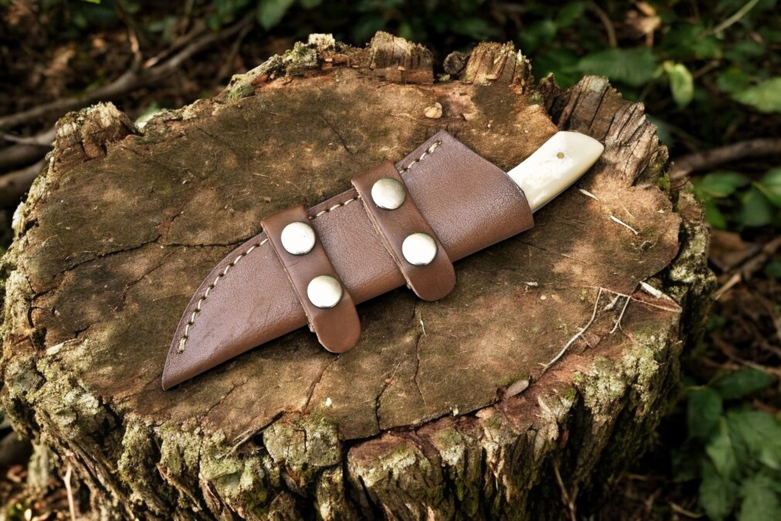 Premium Damascus Steel Hunting Knife with Epoxy Resin Handle main image 0